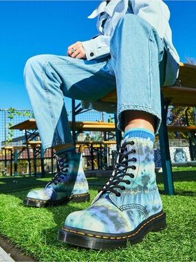 Dr. Martens 1460 Pascal Blue Tie Dye Leather Lace Up Boots Size 6 Grunge Punk